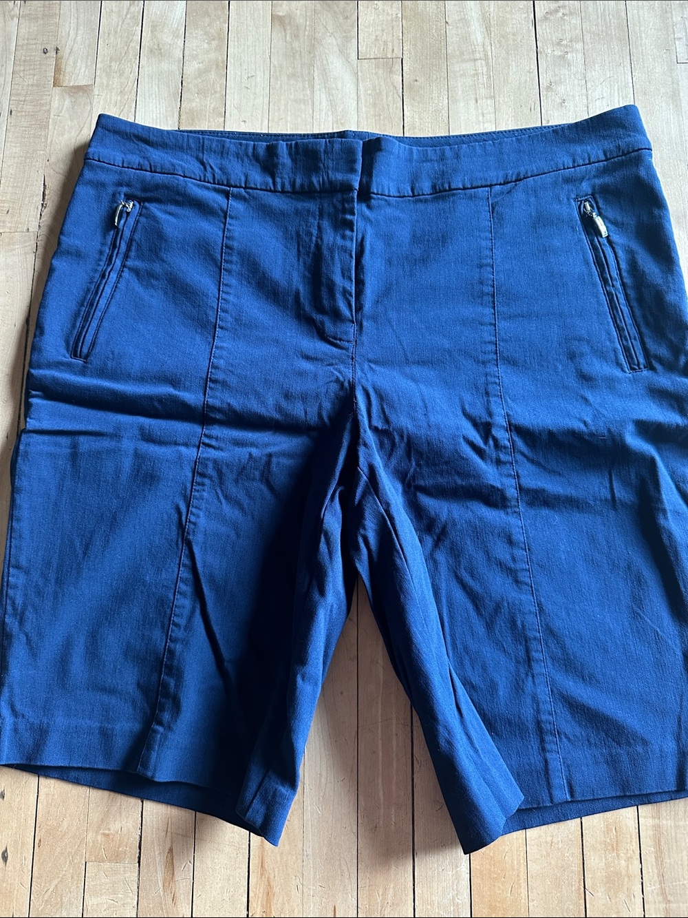 Women's Stretch Bermuda Shorts in Deep Navy